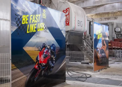 packaging personalizzato packaging in cartone packaging di lusso astucci rigidi personalizzati cofanetti premium scatole in cartone su misura espositori in cartone espositori personalizzati espositori punto vendita materiali punto vendita allestimento punto vendita totem espositivi soluzioni cartotecniche lavorazioni cartotecniche fustellati in cartone prototipi packaging progettazione grafica packaging studio grafico packaging produzione cartotecnica finiture speciali per packaging stampa e nobilitazioni design packaging packaging sostenibile in cartone box magnetici personalizzati Climatizzazione e tecnologia termica espositori per prodotti tecnici pannelli informativi per showroom totem per prodotti tecnologici soluzioni espositive per climatizzazione allestimenti per showroom tecnici materiali grafici per settore termico Bici e componentistica tecnica packaging per componenti tecnici espositori per prodotti sportivi espositori per negozi di biciclette box per accessori technical gear materiali espositivi per settore bike grafiche per prodotti sportivi Abbigliamento tecnico espositori per abbigliamento tecnico cartellini per capi sportivi materiali retail per abbigliamento packaging per accessori sportivi display per negozi outdoor Arredo, cucine e design espositori per showroom design packaging per componenti di arredo materiali per negozi di design espositori per cucine e complementi soluzioni espositive premium grafiche per prodotti di design Gioielli, cosmetica, regalistica astucci per gioielli packaging cosmetico di lusso cofanetti per prodotti premium scatole regalo personalizzate packaging elegante per retail espositori cosmetici da banco Vino, spirits, marmo astucci per bottiglie packaging per vino e spirits espositori da banco per cantina cofanetti premium per distillerie espositori per pietra e materiali naturali materiali grafici per settore marmo prototipazione rapida packaging progettazione creativa interna consulenza grafica packaging scelta materiali cartotecnici sviluppo layout espositivi produzione interna su misura lavorazioni di pregio su carta design su misura per brand packaging che valorizza il prodotto espositori resistenti e personalizzati