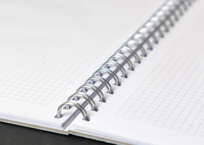 packaging personalizzato packaging in cartone packaging di lusso astucci rigidi personalizzati cofanetti premium scatole in cartone su misura espositori in cartone espositori personalizzati espositori punto vendita materiali punto vendita allestimento punto vendita totem espositivi soluzioni cartotecniche lavorazioni cartotecniche fustellati in cartone prototipi packaging progettazione grafica packaging studio grafico packaging produzione cartotecnica finiture speciali per packaging stampa e nobilitazioni design packaging packaging sostenibile in cartone box magnetici personalizzati Climatizzazione e tecnologia termica espositori per prodotti tecnici pannelli informativi per showroom totem per prodotti tecnologici soluzioni espositive per climatizzazione allestimenti per showroom tecnici materiali grafici per settore termico Bici e componentistica tecnica packaging per componenti tecnici espositori per prodotti sportivi espositori per negozi di biciclette box per accessori technical gear materiali espositivi per settore bike grafiche per prodotti sportivi Abbigliamento tecnico espositori per abbigliamento tecnico cartellini per capi sportivi materiali retail per abbigliamento packaging per accessori sportivi display per negozi outdoor Arredo, cucine e design espositori per showroom design packaging per componenti di arredo materiali per negozi di design espositori per cucine e complementi soluzioni espositive premium grafiche per prodotti di design Gioielli, cosmetica, regalistica astucci per gioielli packaging cosmetico di lusso cofanetti per prodotti premium scatole regalo personalizzate packaging elegante per retail espositori cosmetici da banco Vino, spirits, marmo astucci per bottiglie packaging per vino e spirits espositori da banco per cantina cofanetti premium per distillerie espositori per pietra e materiali naturali materiali grafici per settore marmo prototipazione rapida packaging progettazione creativa interna consulenza grafica packaging scelta materiali cartotecnici sviluppo layout espositivi produzione interna su misura lavorazioni di pregio su carta design su misura per brand packaging che valorizza il prodotto espositori resistenti e personalizzati