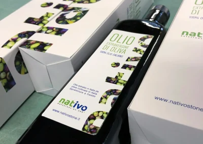 packaging personalizzato packaging in cartone packaging di lusso astucci rigidi personalizzati cofanetti premium scatole in cartone su misura espositori in cartone espositori personalizzati espositori punto vendita materiali punto vendita allestimento punto vendita totem espositivi soluzioni cartotecniche lavorazioni cartotecniche fustellati in cartone prototipi packaging progettazione grafica packaging studio grafico packaging produzione cartotecnica finiture speciali per packaging stampa e nobilitazioni design packaging packaging sostenibile in cartone box magnetici personalizzati Climatizzazione e tecnologia termica espositori per prodotti tecnici pannelli informativi per showroom totem per prodotti tecnologici soluzioni espositive per climatizzazione allestimenti per showroom tecnici materiali grafici per settore termico Bici e componentistica tecnica packaging per componenti tecnici espositori per prodotti sportivi espositori per negozi di biciclette box per accessori technical gear materiali espositivi per settore bike grafiche per prodotti sportivi Abbigliamento tecnico espositori per abbigliamento tecnico cartellini per capi sportivi materiali retail per abbigliamento packaging per accessori sportivi display per negozi outdoor Arredo, cucine e design espositori per showroom design packaging per componenti di arredo materiali per negozi di design espositori per cucine e complementi soluzioni espositive premium grafiche per prodotti di design Gioielli, cosmetica, regalistica astucci per gioielli packaging cosmetico di lusso cofanetti per prodotti premium scatole regalo personalizzate packaging elegante per retail espositori cosmetici da banco Vino, spirits, marmo astucci per bottiglie packaging per vino e spirits espositori da banco per cantina cofanetti premium per distillerie espositori per pietra e materiali naturali materiali grafici per settore marmo prototipazione rapida packaging progettazione creativa interna consulenza grafica packaging scelta materiali cartotecnici sviluppo layout espositivi produzione interna su misura lavorazioni di pregio su carta design su misura per brand packaging che valorizza il prodotto espositori resistenti e personalizzati