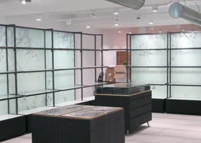 packaging personalizzato packaging in cartone packaging di lusso astucci rigidi personalizzati cofanetti premium scatole in cartone su misura espositori in cartone espositori personalizzati espositori punto vendita materiali punto vendita allestimento punto vendita totem espositivi soluzioni cartotecniche lavorazioni cartotecniche fustellati in cartone prototipi packaging progettazione grafica packaging studio grafico packaging produzione cartotecnica finiture speciali per packaging stampa e nobilitazioni design packaging packaging sostenibile in cartone box magnetici personalizzati Climatizzazione e tecnologia termica espositori per prodotti tecnici pannelli informativi per showroom totem per prodotti tecnologici soluzioni espositive per climatizzazione allestimenti per showroom tecnici materiali grafici per settore termico Bici e componentistica tecnica packaging per componenti tecnici espositori per prodotti sportivi espositori per negozi di biciclette box per accessori technical gear materiali espositivi per settore bike grafiche per prodotti sportivi Abbigliamento tecnico espositori per abbigliamento tecnico cartellini per capi sportivi materiali retail per abbigliamento packaging per accessori sportivi display per negozi outdoor Arredo, cucine e design espositori per showroom design packaging per componenti di arredo materiali per negozi di design espositori per cucine e complementi soluzioni espositive premium grafiche per prodotti di design Gioielli, cosmetica, regalistica astucci per gioielli packaging cosmetico di lusso cofanetti per prodotti premium scatole regalo personalizzate packaging elegante per retail espositori cosmetici da banco Vino, spirits, marmo astucci per bottiglie packaging per vino e spirits espositori da banco per cantina cofanetti premium per distillerie espositori per pietra e materiali naturali materiali grafici per settore marmo prototipazione rapida packaging progettazione creativa interna consulenza grafica packaging scelta materiali cartotecnici sviluppo layout espositivi produzione interna su misura lavorazioni di pregio su carta design su misura per brand packaging che valorizza il prodotto espositori resistenti e personalizzati