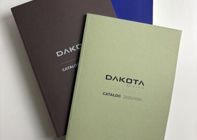 Tre cataloghi coordinati Dakota stampati da Grafiche Nicolis con carte e finiture differenziate